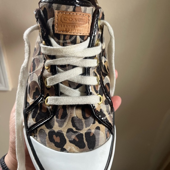 Coach cheetah print womens shoes size 9 used once like new - Picture 3 of 4
